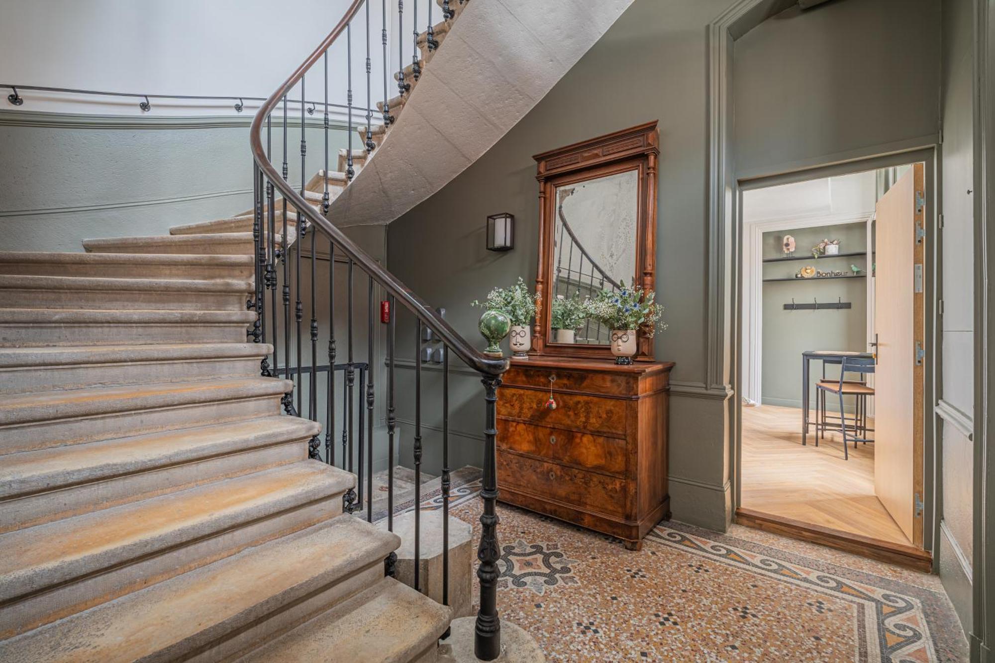 Le Felix Appart'Hotel Romans-sur-Isere Bagian luar foto